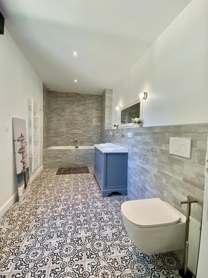 Vérac La Maison L'Eperon, Stylish 5 Star Villa Surrounded By Vineyard Near Saint Emilion מראה חיצוני תמונה